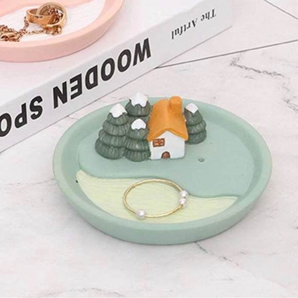 Incense Stick Holder Cottage in the Woods Snowy Resin Figure Statue Miniature - Picture 8 of 11